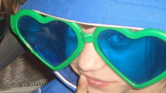 Daiktas Akiniai sirdutes formos :D