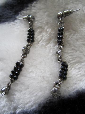 Daiktas Juodi ilgi puošnūs Auskarai - rez