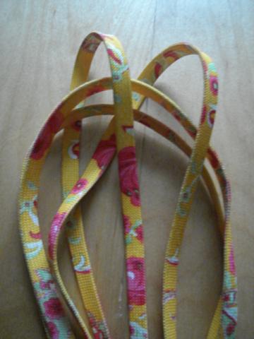 Daiktas gėlėti batraiščiai