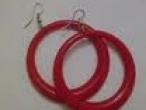 Daiktas raudoni auskarai