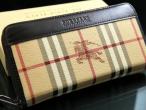 Daiktas burberry pinigine
