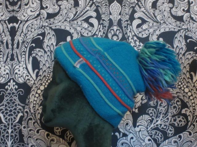 Daiktas žieminė žydra kepurė