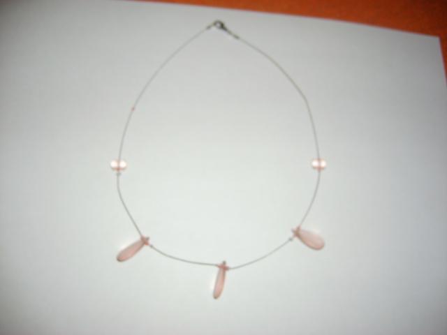 Daiktas Kaklo papuošalas šviesiai rožinės sp.