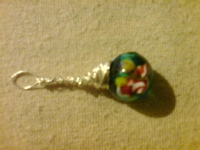 Daiktas pakabukas (ranku darbo)