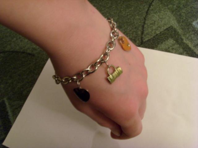 Daiktas Apyrankė su pribumbasais :)