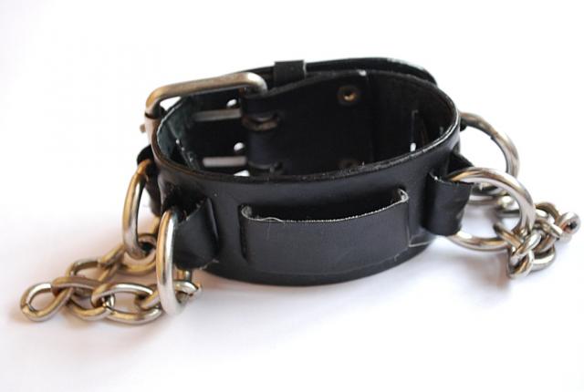 Daiktas Juoda metalova apyrankė