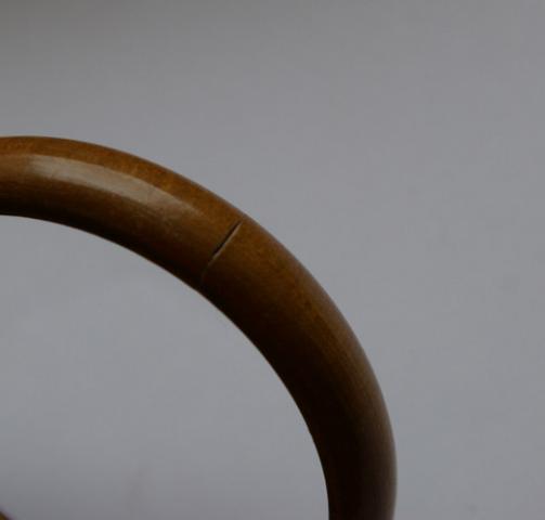 Daiktas Sena medine apyranke