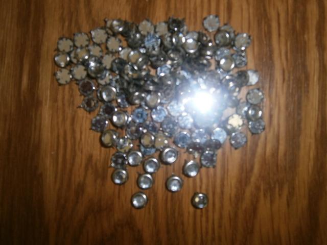 Daiktas Kniedės su blizgia akimi