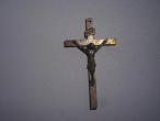 Daiktas (dovanoju)Kryželis ant kaklo