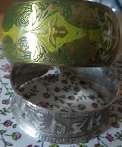 Daiktas metalinės apyrankės