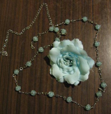 Daiktas Ilga ilga grandinėlė ir rožė