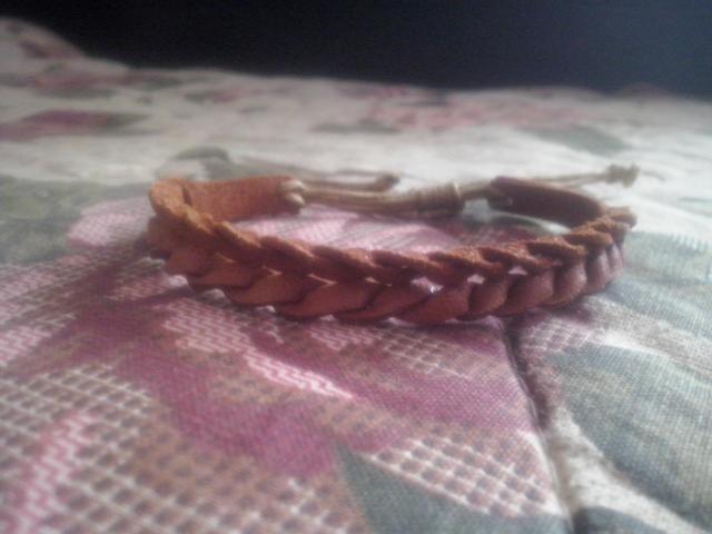 Daiktas Odinė apyrankė