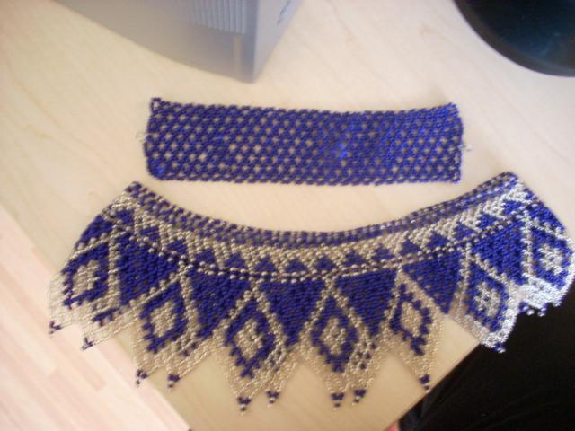 Daiktas Apyrankė ir papuošalas ant kaklo