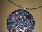 Daiktas indiško stiliaus kaklo papuošalas