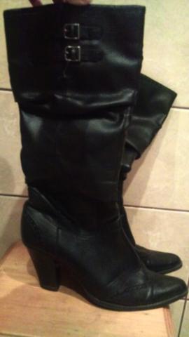 Daiktas ilgaauliai juodi aukstakulniai