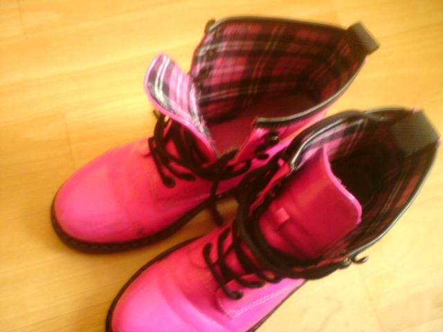 Daiktas Mergaitiški kerziukai.