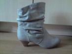 Daiktas Pilki batai