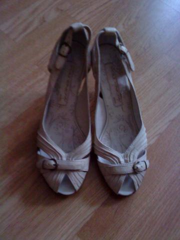 Daiktas moteriski bateliai