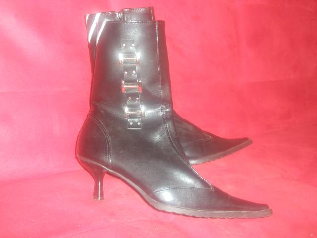 Daiktas JUODI  40 dydžio  batai