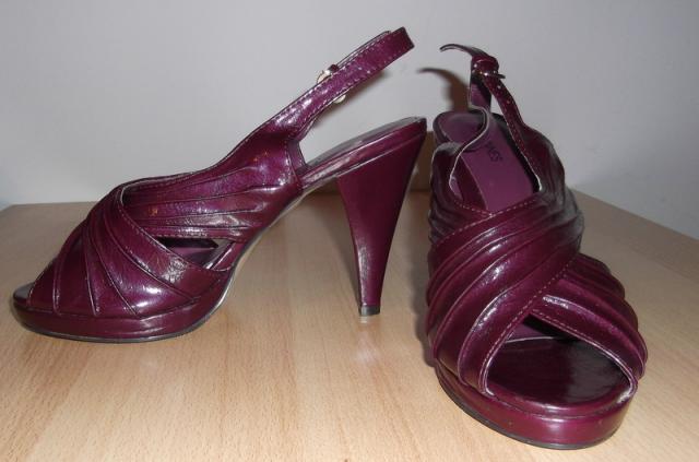 Daiktas Lakuotos odos, aukštakulnės basutės