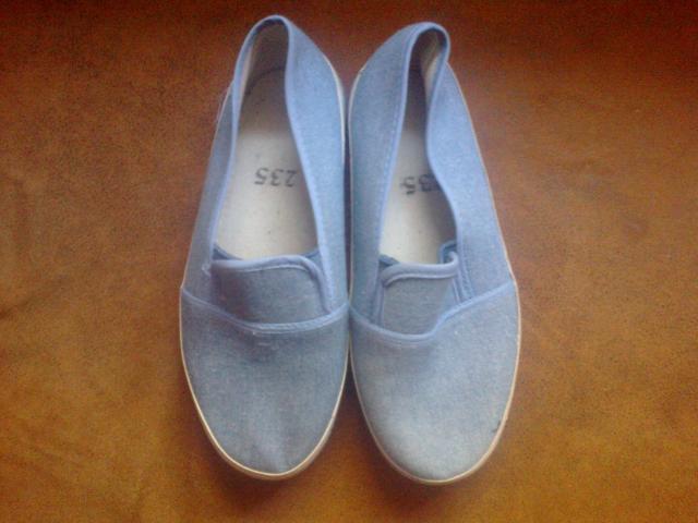 Daiktas Mėlyni sportiniai batukai