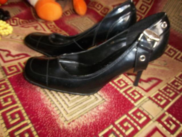 Daiktas lakuoti bateliai