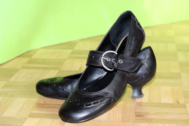 Daiktas Juodi, vasariniai "Young Spirit" bateliai