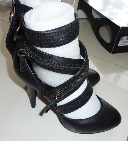 Daiktas Naujos Miss Sixty basutes