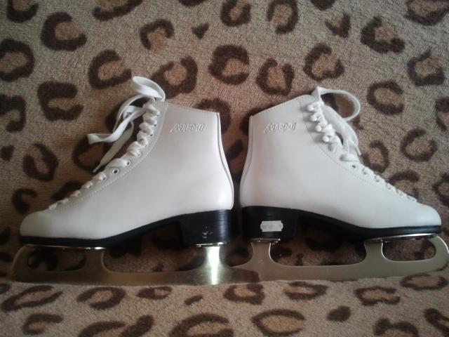 Daiktas Figūrinio čiuožimo pačiūžos