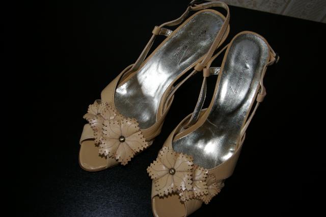 Daiktas 39 d Moteriškos basutės