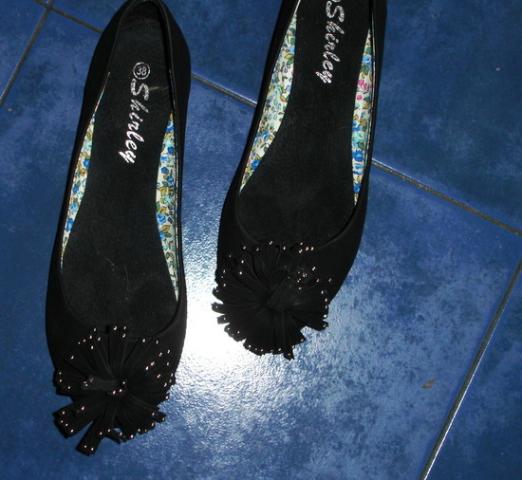 Daiktas juodos balerinkes