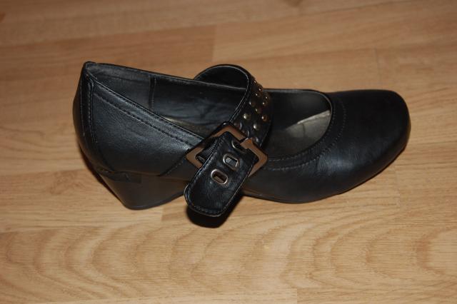 Daiktas Nauji Bateliai