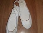 Daiktas baltos basutes