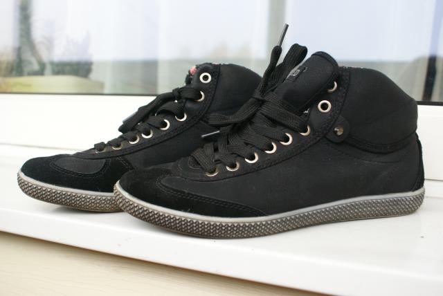 Daiktas Moteriški juodi sportbačiai