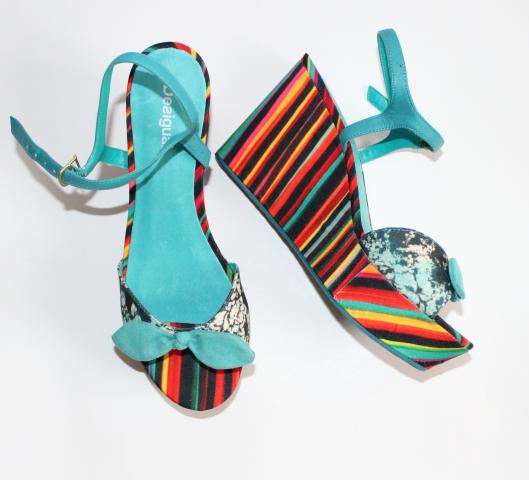 Daiktas Naujos Desigual basutės