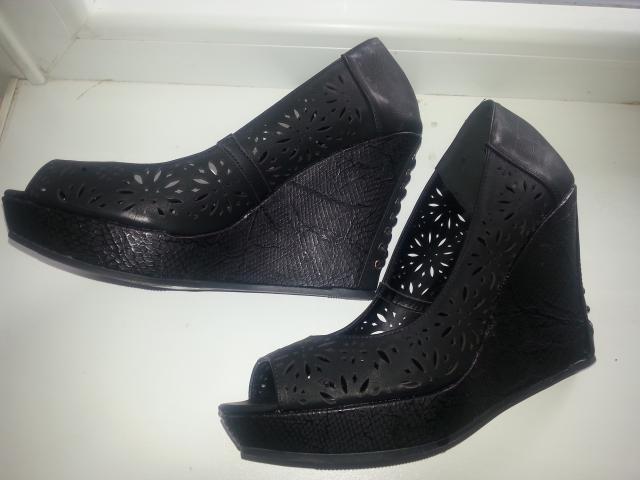 Daiktas Nauji juodi bateliai