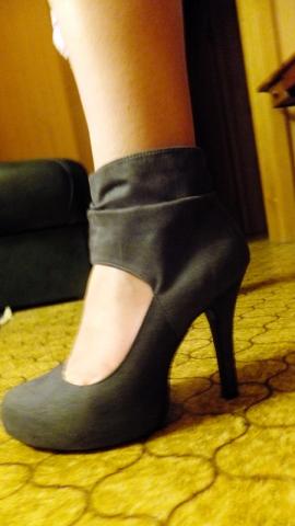 Daiktas Pilki bateliai kaip nauji