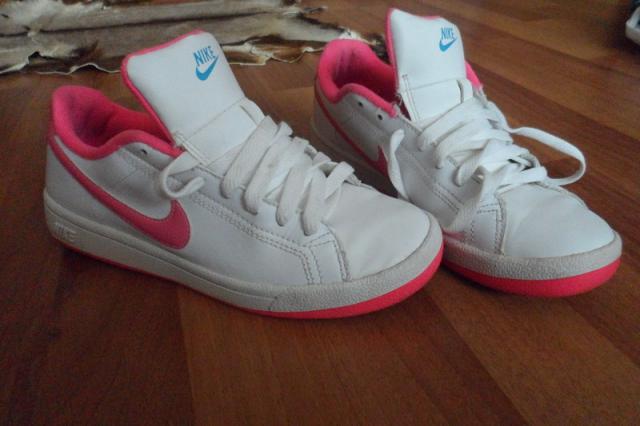 Daiktas Nike balti kedukai