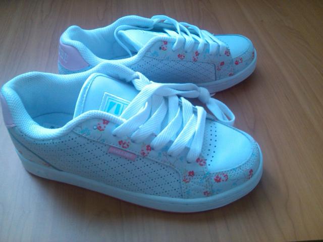 Daiktas globe skateshoes'ai