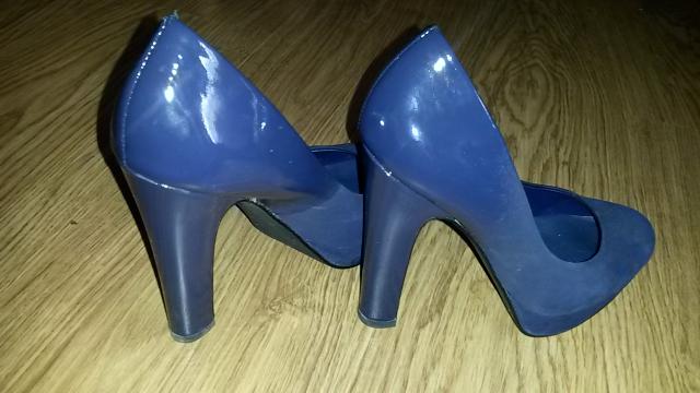 Daiktas Tamsiai mėlynos spalvos bateliai