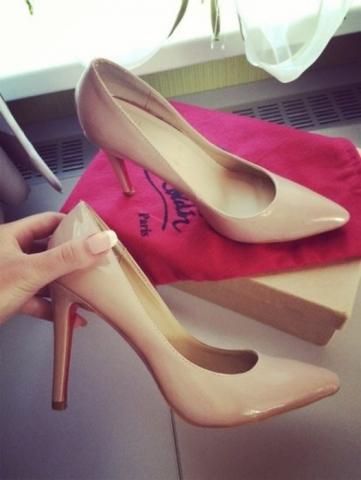 Daiktas Christian Louboutin nude aukstakulniai