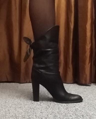 Daiktas Juodi Fifth Avenue sezoniniai batai.