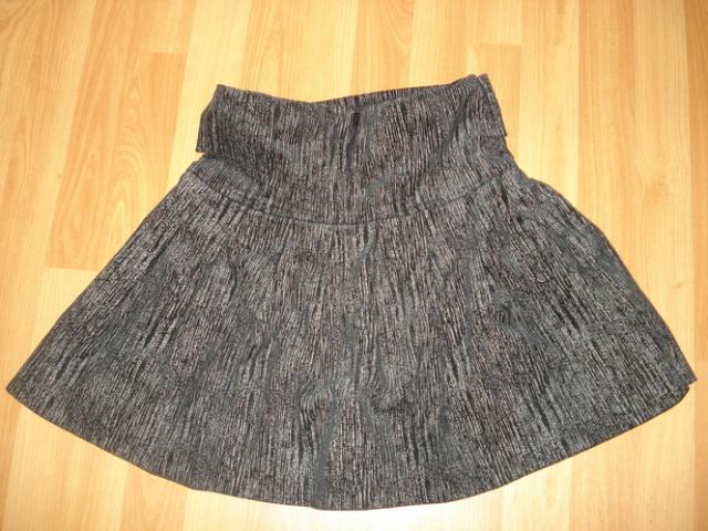 Daiktas medžiaginis sijonukas:)