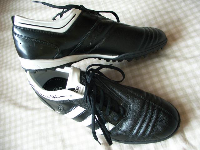 Daiktas Adidas adinova traxion futbolo bucai, dydis 44 2/3