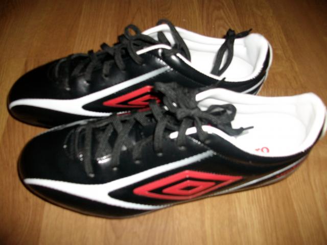 Daiktas futbolo bateliai