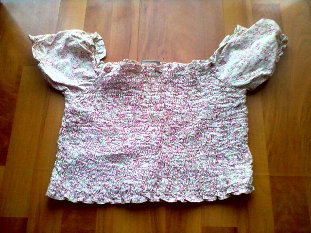 Daiktas vasarinė bliuskutė iki bambos