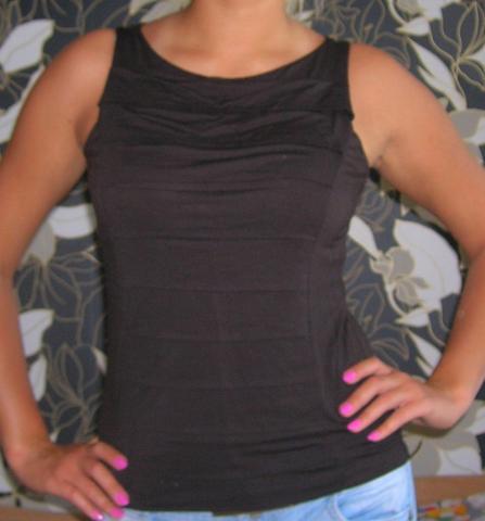 Daiktas Reserved klostuota palaidinė