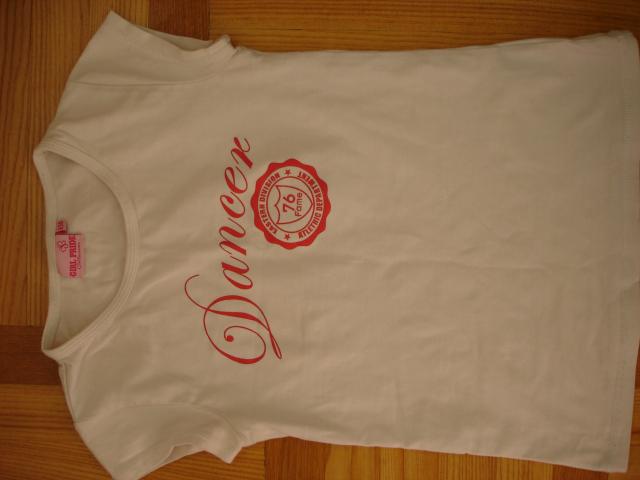 Daiktas balta patogi palaidinukė