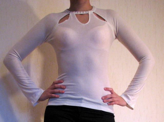 Daiktas Balta palaidine su dekoruotu kaklu