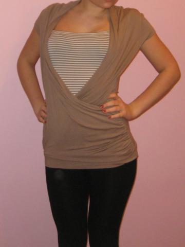 Daiktas Moteriška smėlio spalvos/dryžuota palaidinė